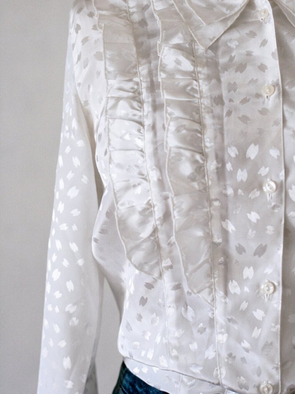 80's Motomachi White Ruffled Blouse - Picture 3 of 4